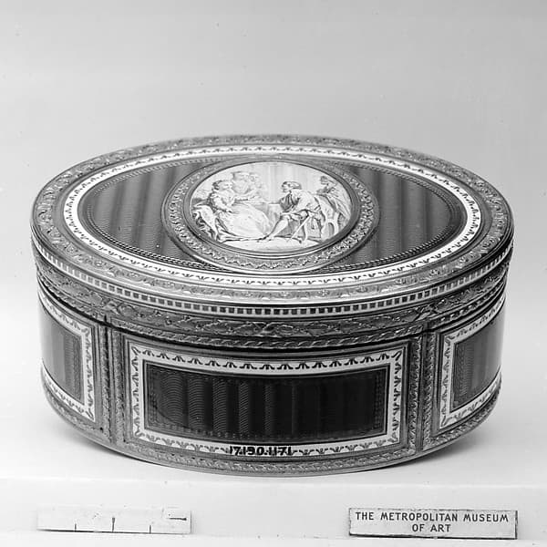 Snuffbox with grisaille miniature of scene from Don Quixote