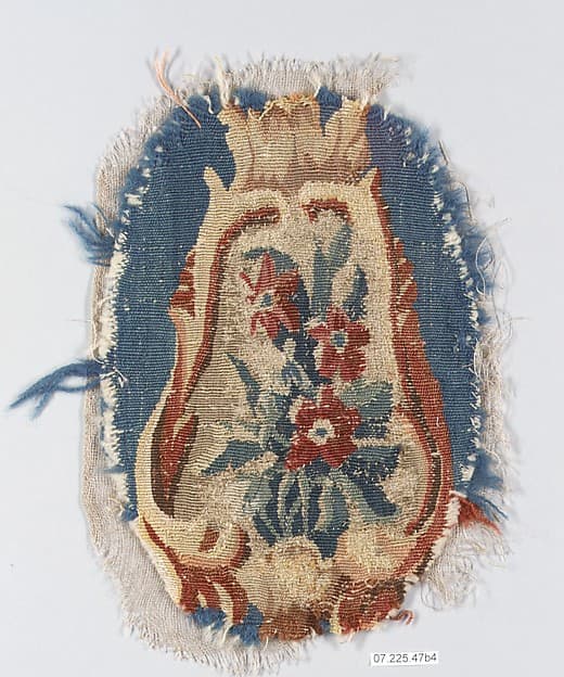 Rocaille cartouche with flowers