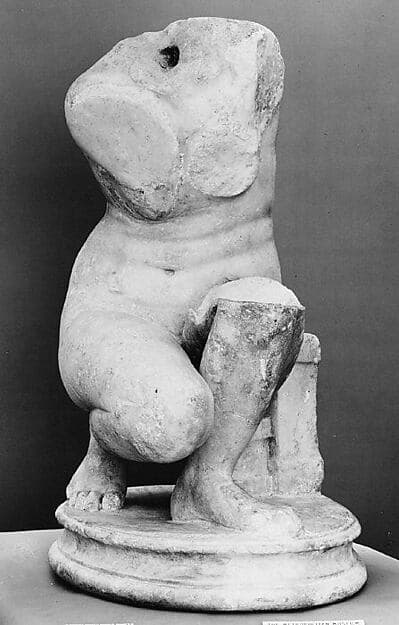 Marble statue of a crouching Aphrodite