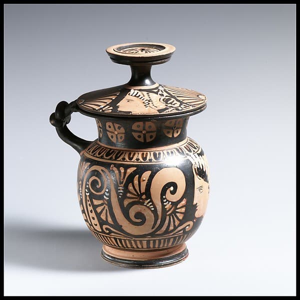 Terracotta mug with lid