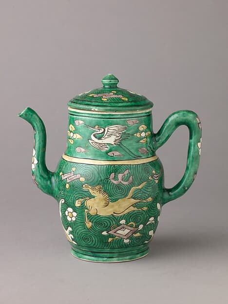 Covered ewer