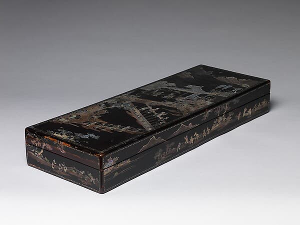 清初 黑漆嵌螺鈿嬰戯賀壽圖匣|Box with scene of a reception and boys at play