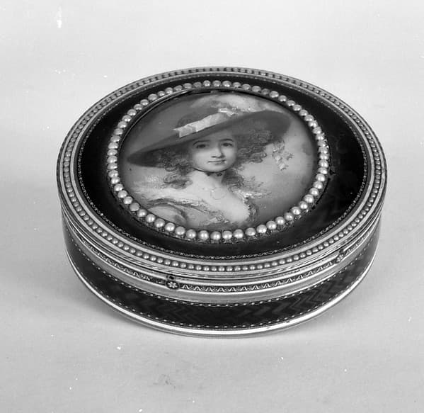 Snuffbox with portrait of a woman