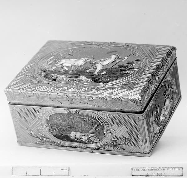 Snuffbox with pastoral scenes