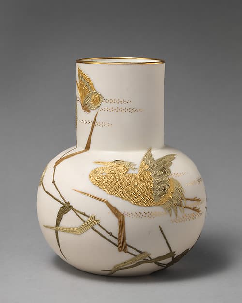 Orb bottom vase with white and gold crane motif