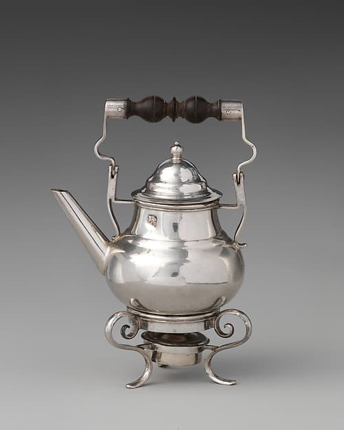 Miniature kettle with cover, stand, and lamp