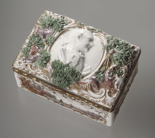 Snuffbox